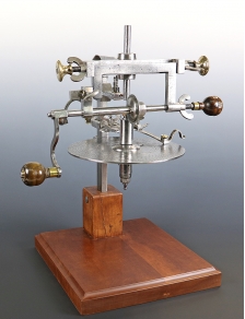 GEAR CUTTING MACHINE